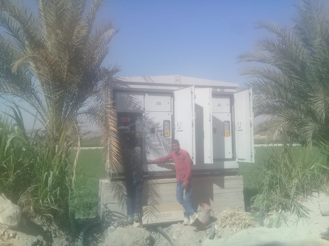 أعمال توصيل وحدة كهرباء محولات كهرباء الحليلية التابعة لقرية الحلة