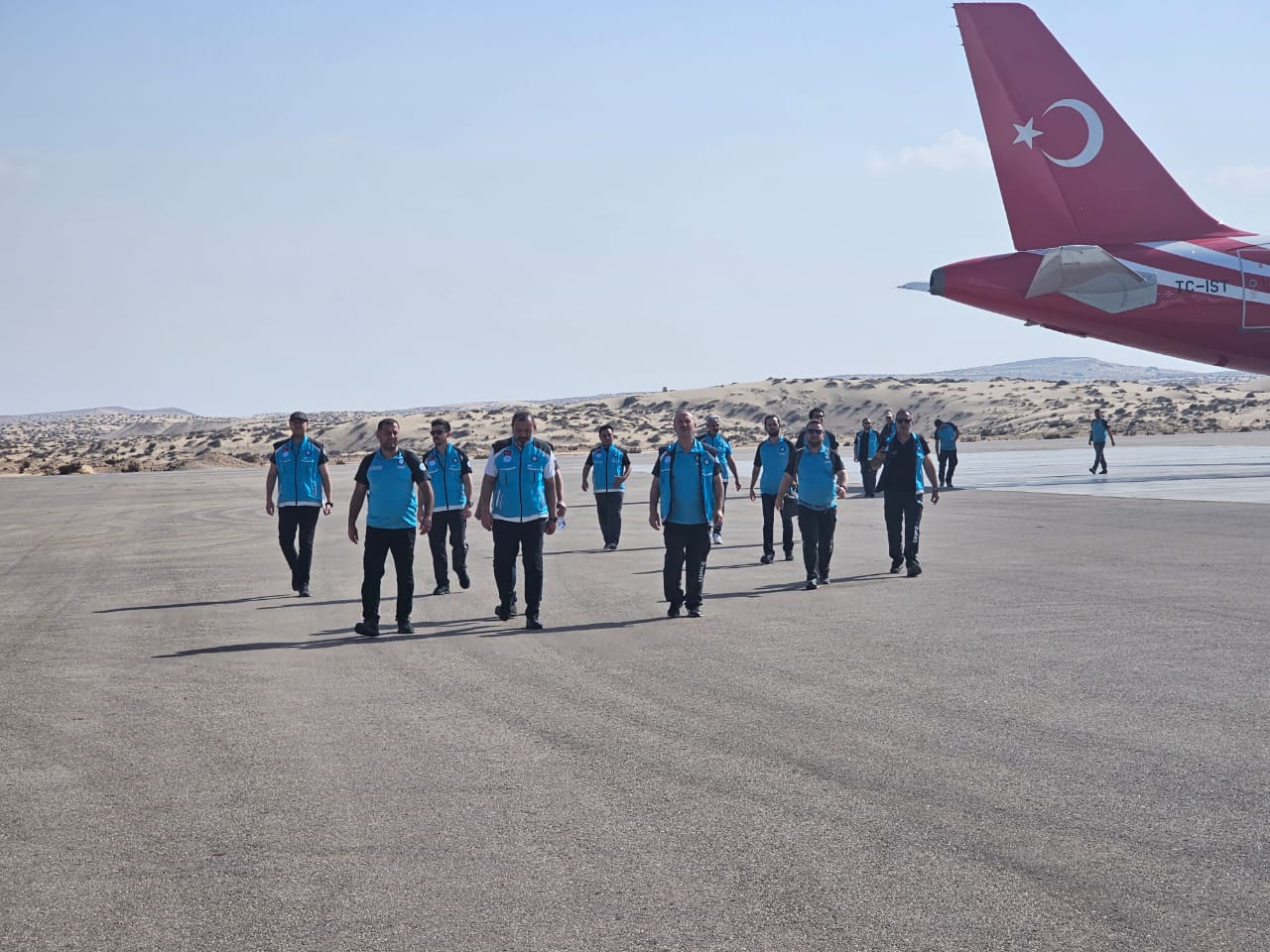 مطار العريش يستقبل طائرات المساعدات الإنسانية (5)