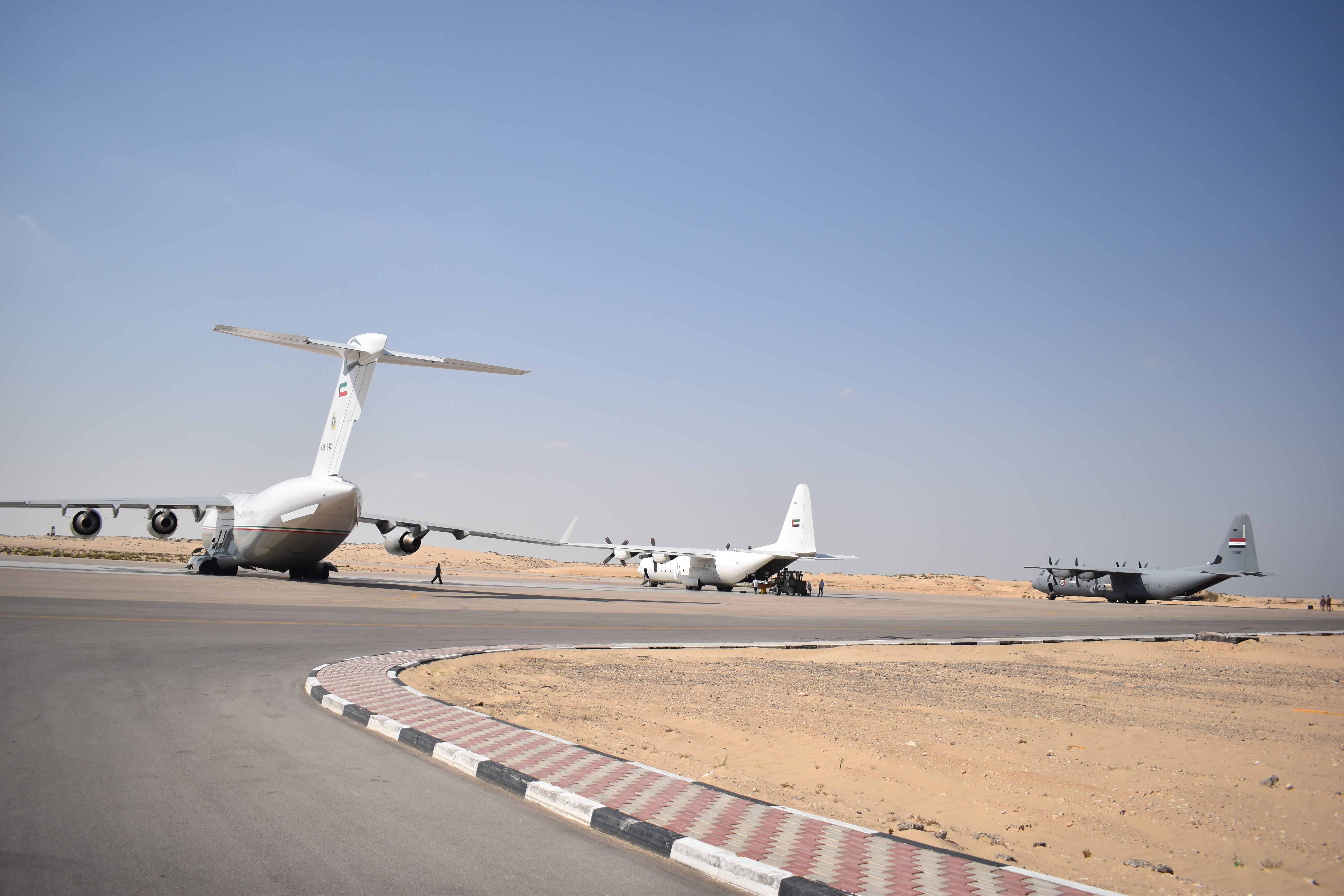 مطار العريش يستقبل طائرات المساعدات 