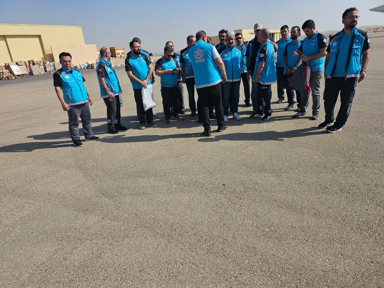 مطار العريش يستقبل طائرات المساعدات الإنسانية (2)