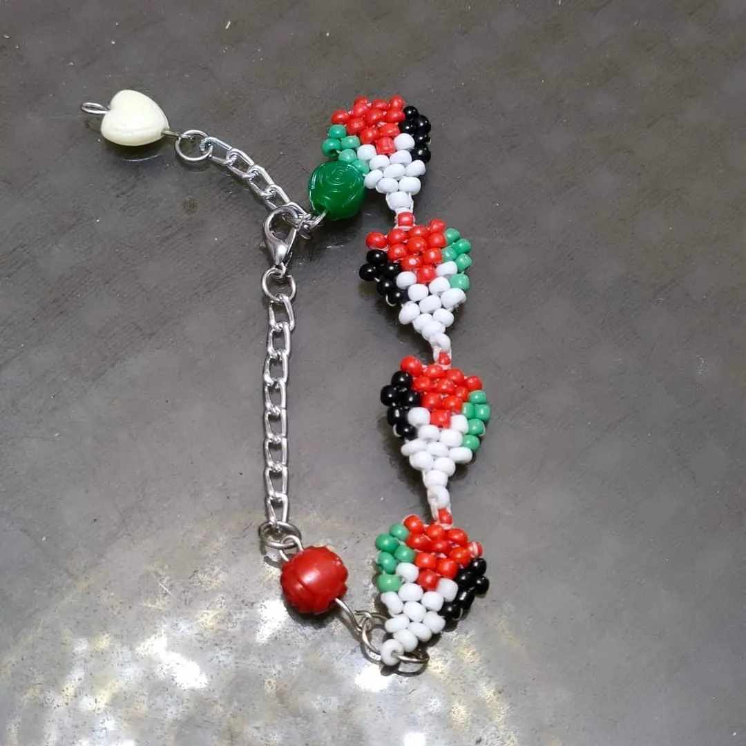 أسورة بألوان علم فلسطين