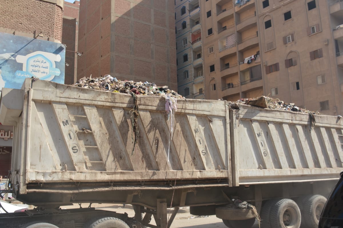 رفع 860 طن تراكمات قمامة بشوارع شبرا الخيمة (7)