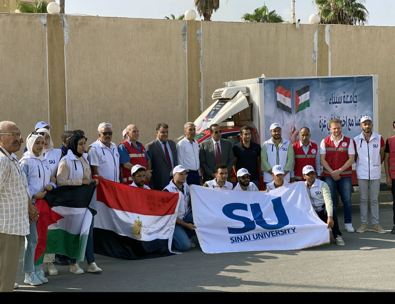 جامعة سيناء تطلق قافلة طبية لغزة (3)