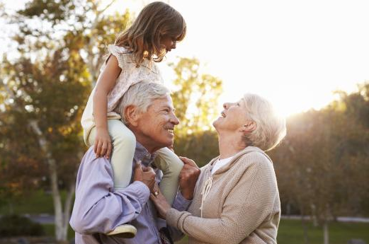 فوائد علاقة الأجداد بأحفادهم
