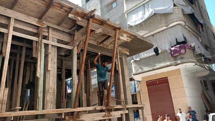 إيقاف بناء مخالف والتحفظ على مواد البناء بمنتزة الإسكندرية