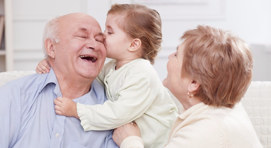 فوائد علاقة الأحفاد بالأجداد