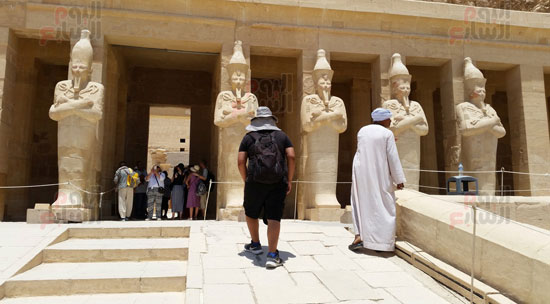 السياح-يتوافدون-على-معبد-الملكة-حتشبسوت