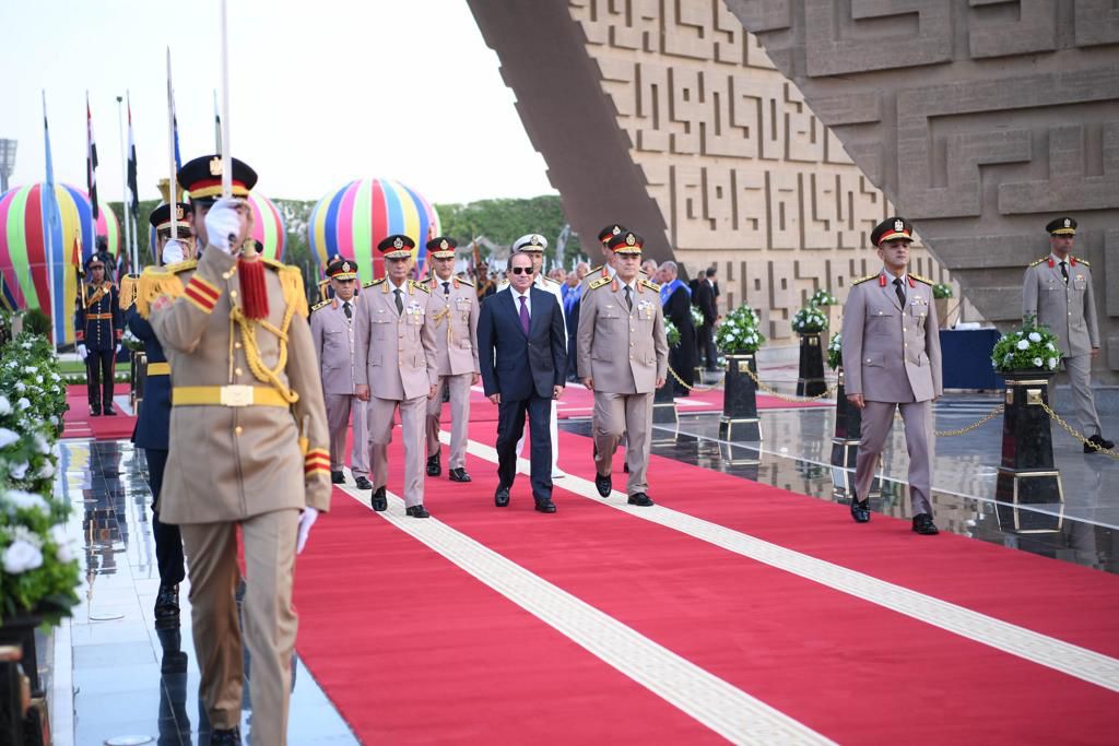 الرئيس السيسى يزور قبرى ناصر والسادات ويترأس اجتماع المجلس الأعلى للقوات المسلحة (20)