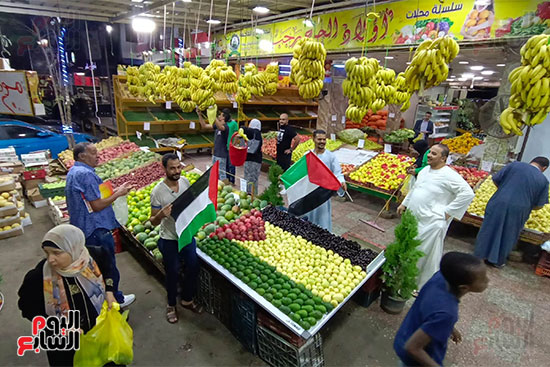 علم فلسطين بسوق العبور (2)