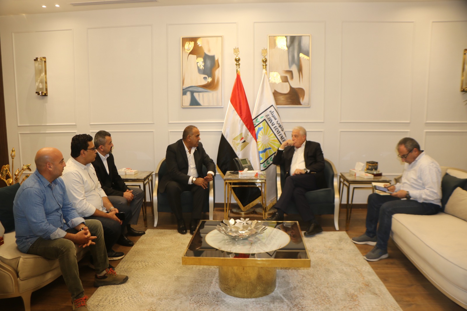  محافظ جنوب سيناء ومسؤولي الاتحاد المصري للغوص والإنقاذ  (2)
