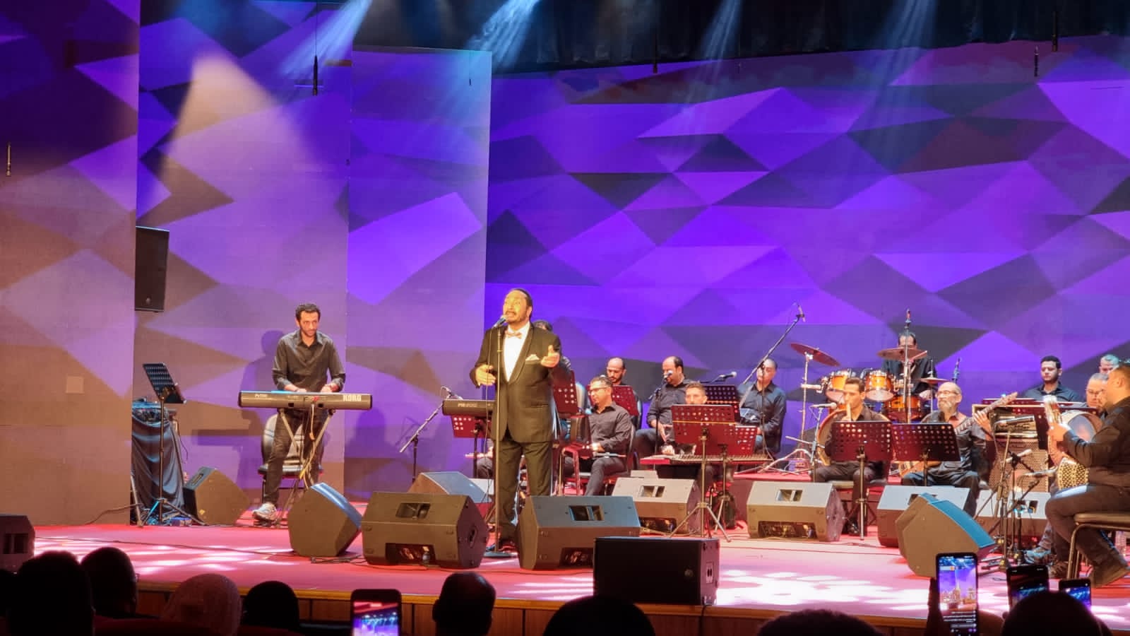علي الحجار يتألق بأجمل أغانيه في حفل انتصارات أكتوبر (4)