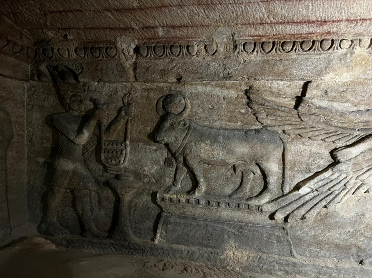 الرسومات الفنية على حوائط المقابر