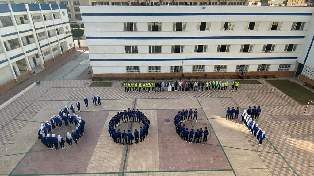 طلاب مدارس التكنولوجيا التطبيقية يحتفلون بالذكرى ال 50 لانتصارات أكتوبر 2