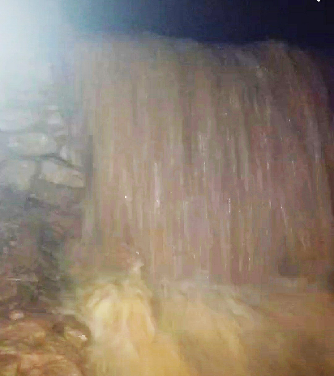 احد مديان مطروح يمتلئ بمياه الامطار