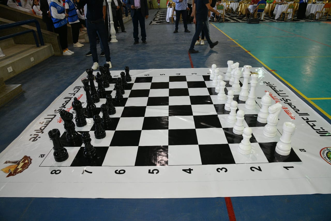 المحافظ يفتتح بطولة الجمهورية الأولى لشطرنج المدارس (2)