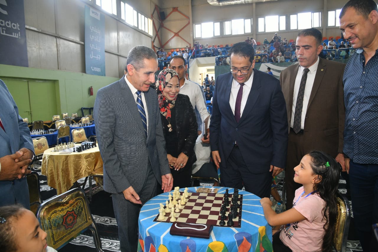 المحافظ يفتتح بطولة الجمهورية الأولى لشطرنج المدارس (8)