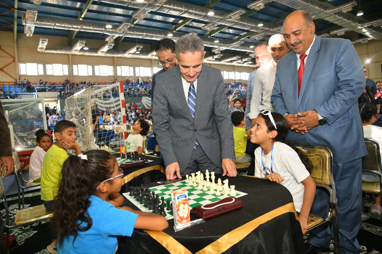 المحافظ يفتتح بطولة الجمهورية الأولى لشطرنج المدارس (1)