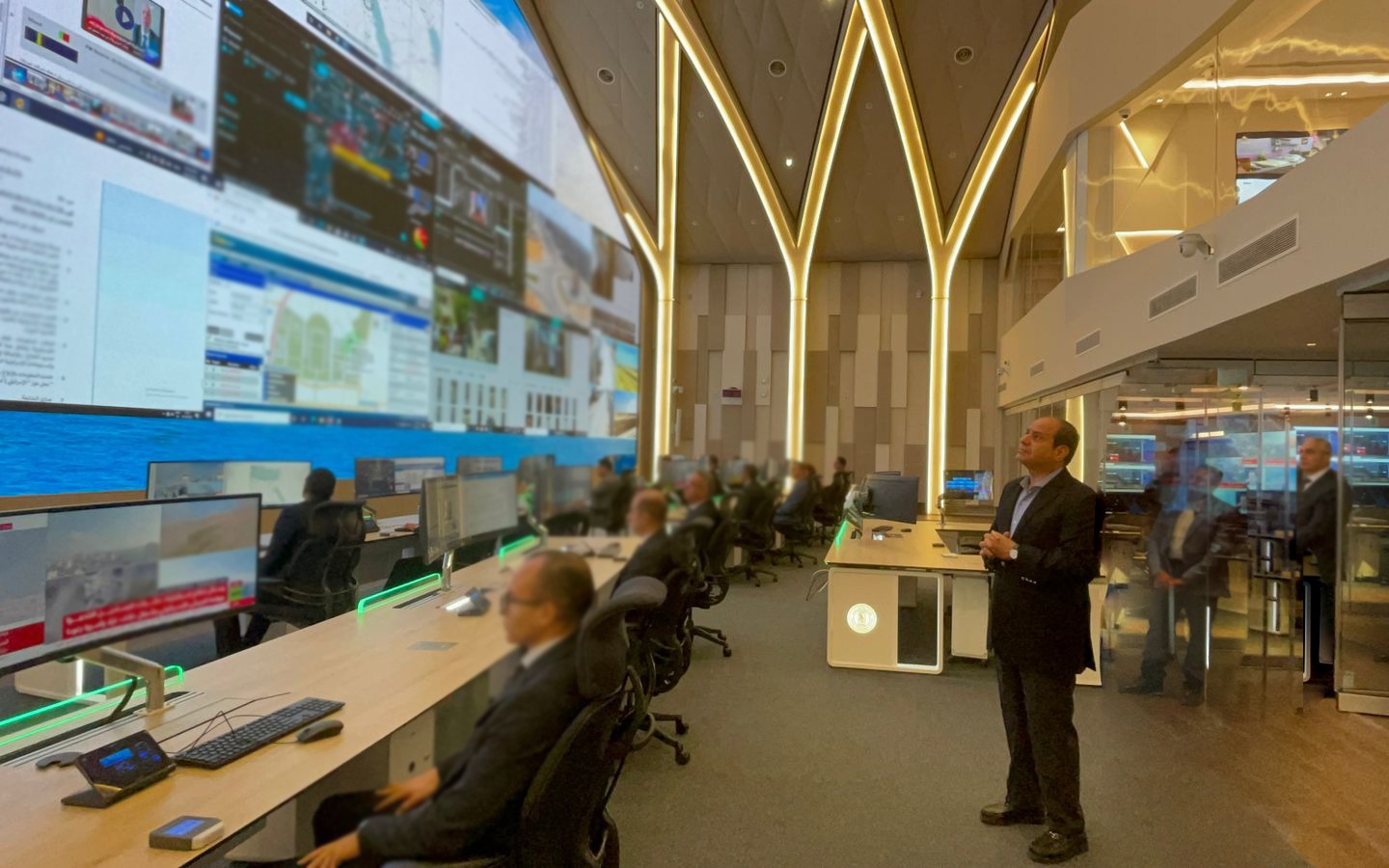 الرئيس السيسي يتابع الموقف العام للأحداث فى غزة (3)