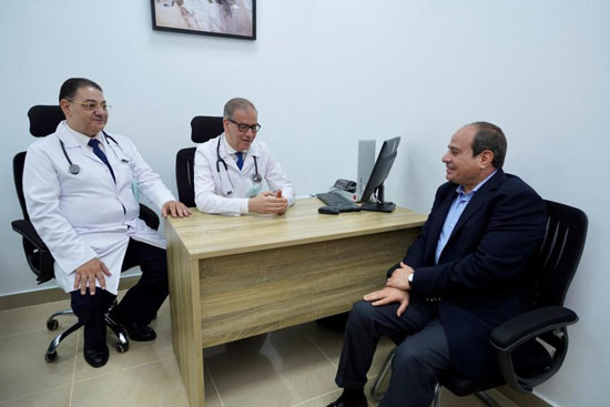 المرشح عبد الفتاح السيسي يجري الكشف الطبي بمستشفى العاصمة الإدارية (4)