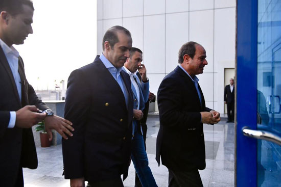 المرشح عبد الفتاح السيسي يجري الكشف الطبي بمستشفى العاصمة الإدارية (6)