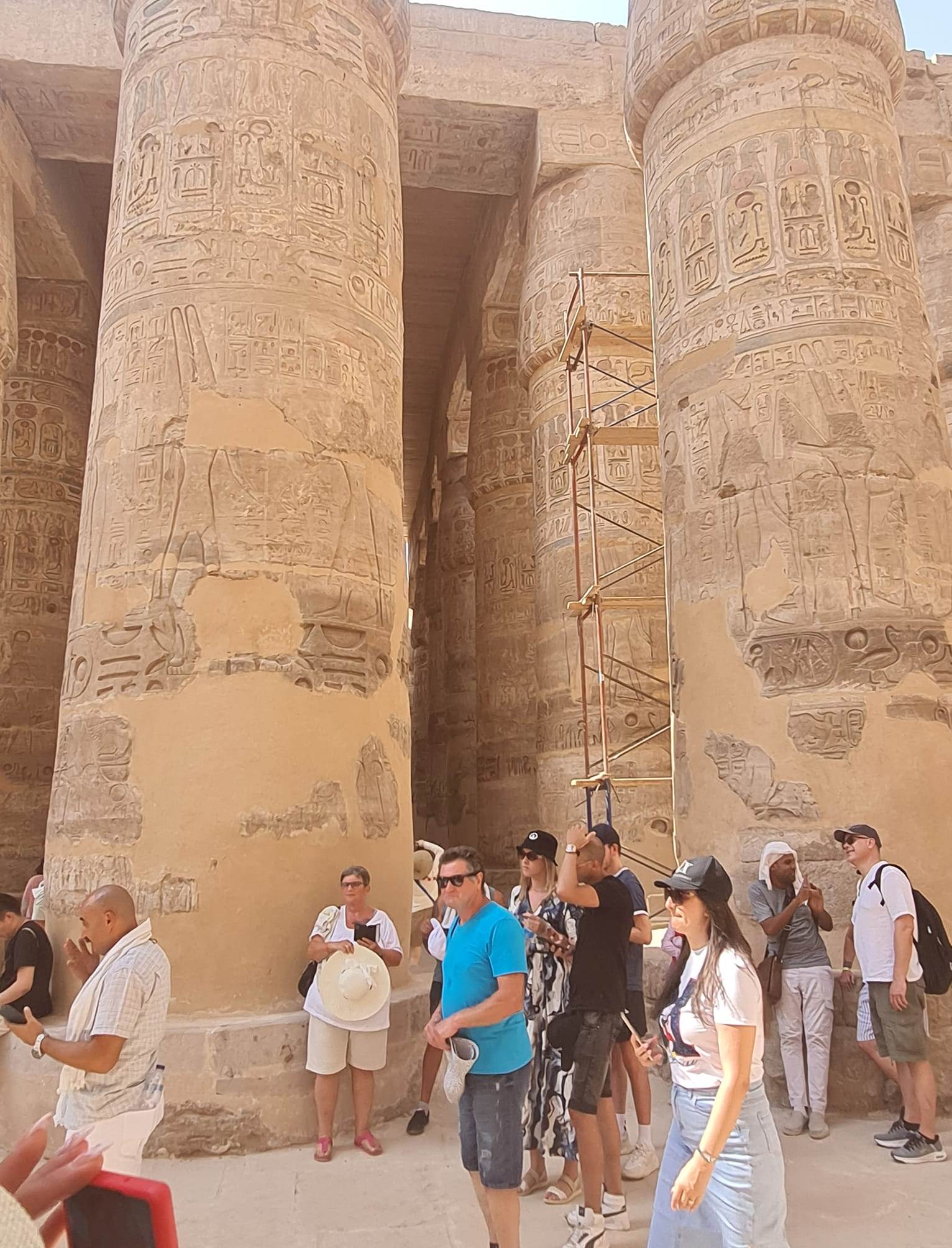 الأفواج من حول العالم فى المعابد