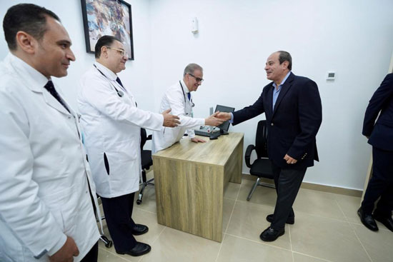المرشح عبد الفتاح السيسي يجري الكشف الطبي بمستشفى العاصمة الإدارية (5)
