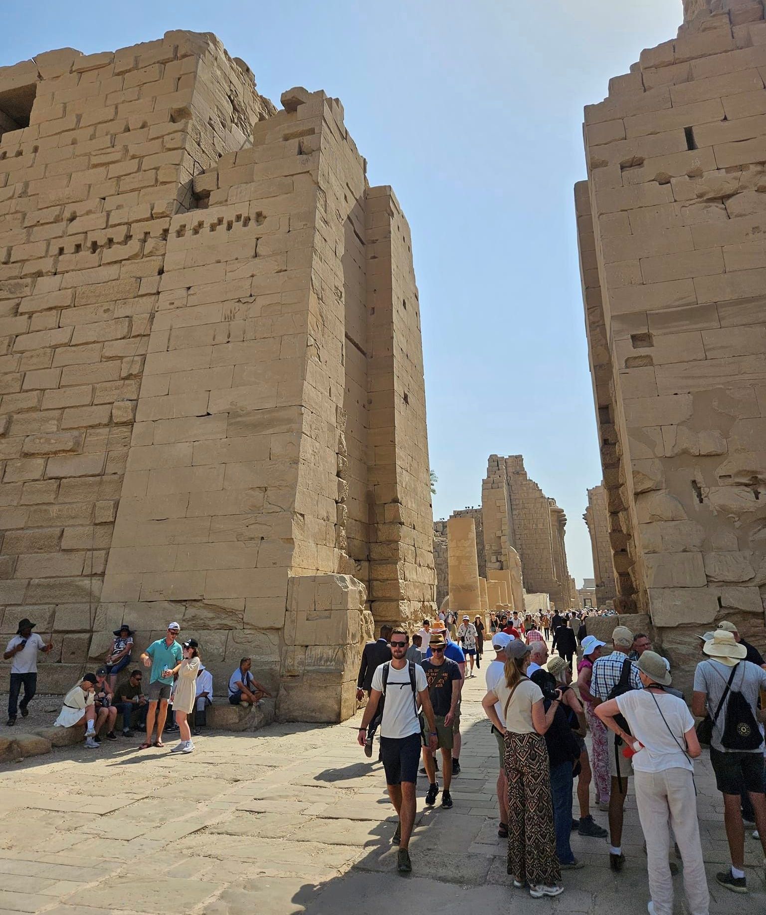 التوافد السياحى داخل المعابد