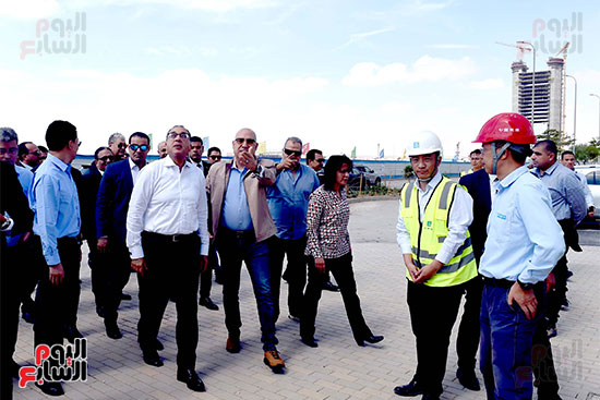رئيس الوزراء يتفقد عددا من مشروعات العاصمة الإدارية (7)