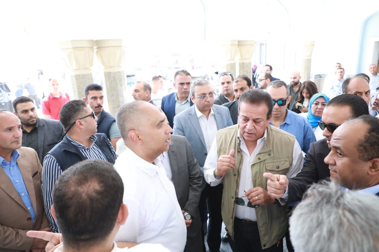 وزير الصحة يتفقد موقع إنشاء مستشفي طنطا العام وأورام طنطا الجديد (10)