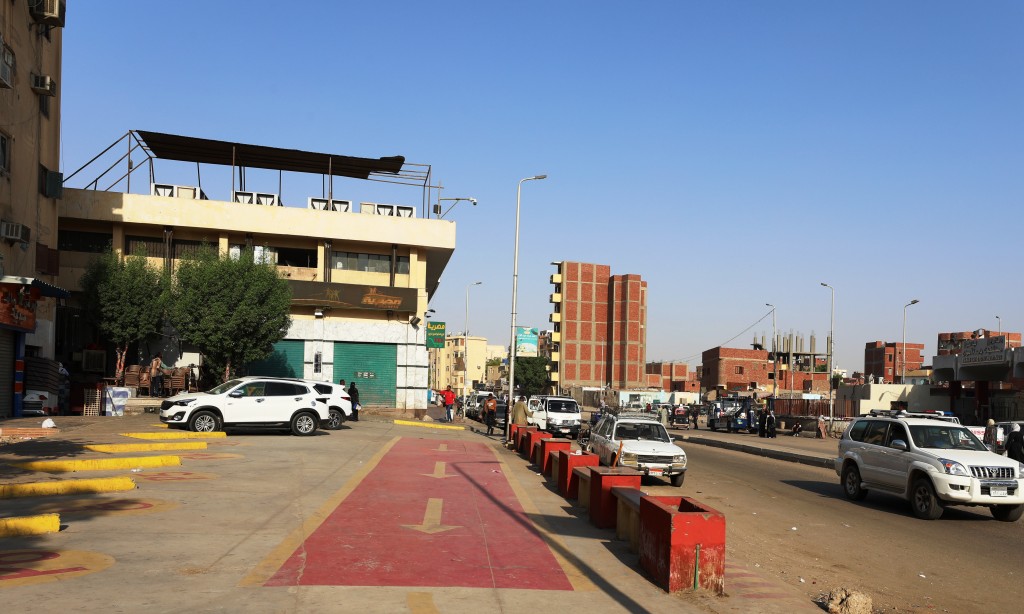 جراج أمام مستشفى أسوان الجامعى ومركز مجدى يعقوب
