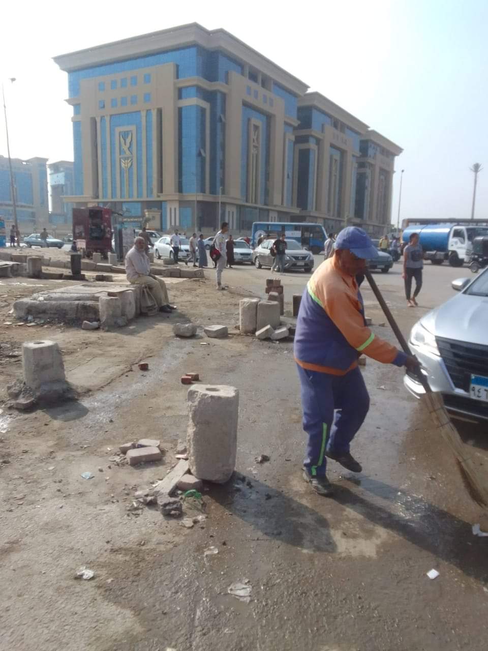 حى شرق مدينة نصر يزيل إشغالات شارع الميثاق  (6)