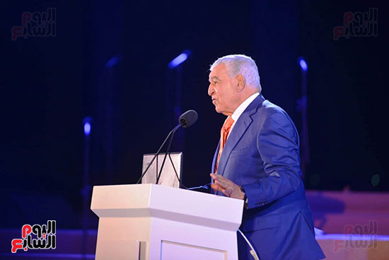 تحتفل بتتويج مصر أول دولة فى العالم تقضى على فيروس سى (20)