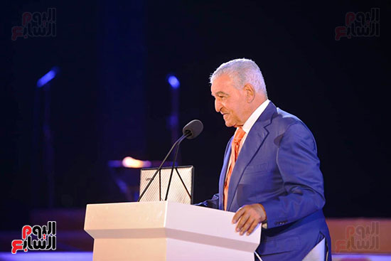 تحتفل بتتويج مصر أول دولة فى العالم تقضى على فيروس سى (18)