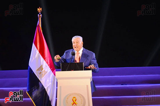 تحتفل بتتويج مصر أول دولة فى العالم تقضى على فيروس سى (15)