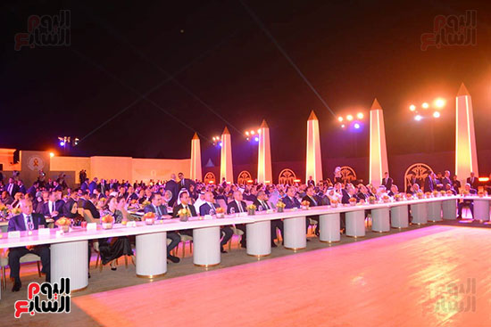 تحتفل بتتويج مصر أول دولة فى العالم تقضى على فيروس سى (11)