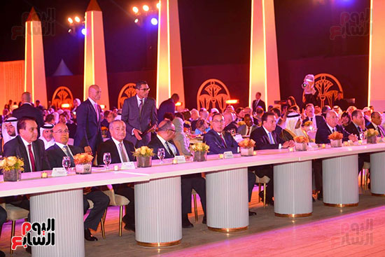 تحتفل بتتويج مصر أول دولة فى العالم تقضى على فيروس سى (10)