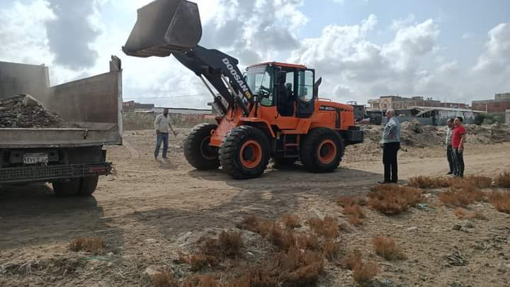إزالة تعديات علي أراضي زراعية في منتزة الإسكندرية
