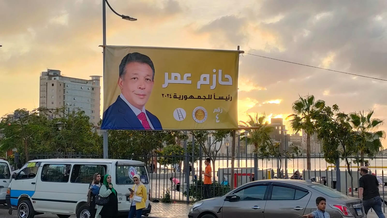 لافتات الدعاية للمرشح الرئاسي حازم عمر (4)