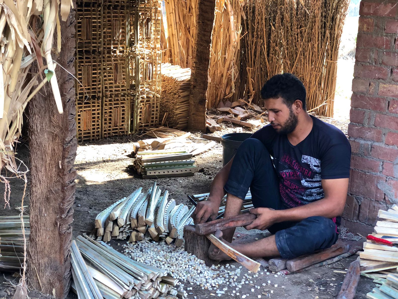 تصنيع أقفاص الجريد بقرية العزيزية في البدرشين (5)