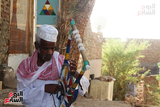 أقدم-عازف-طنبور-فى-بلاد-النوبة-(1)