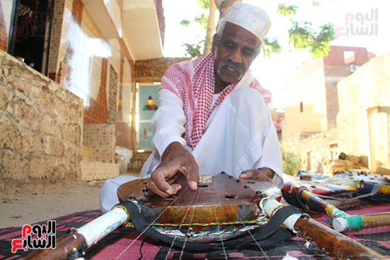 أقدم-عازف-طنبور-فى-بلاد-النوبة-(7)