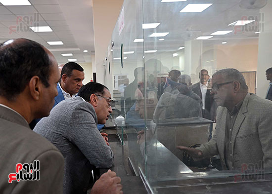 زيارة رئيس الوزراء الى المركز التكنولوجى بوادى الريان   (3)