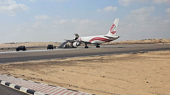 طائرة-مساعدات-لغزة-بمطار-الرش