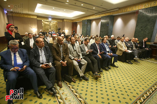 الحضور بالمؤتمر الصحفى (4)