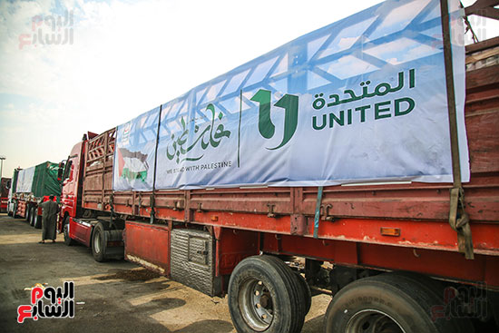 شاحنات مساعدات الشركة المتحدة (4)