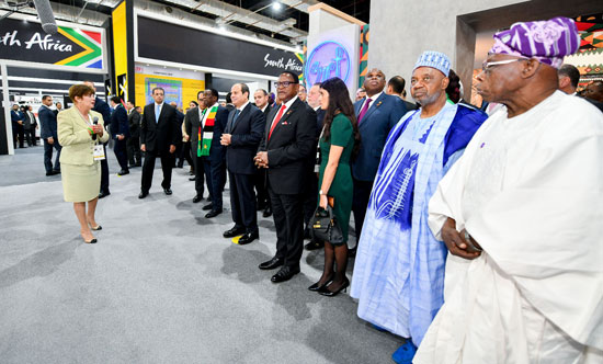 الرئيس السيسي يزور المعرض الأفريقي (1)
