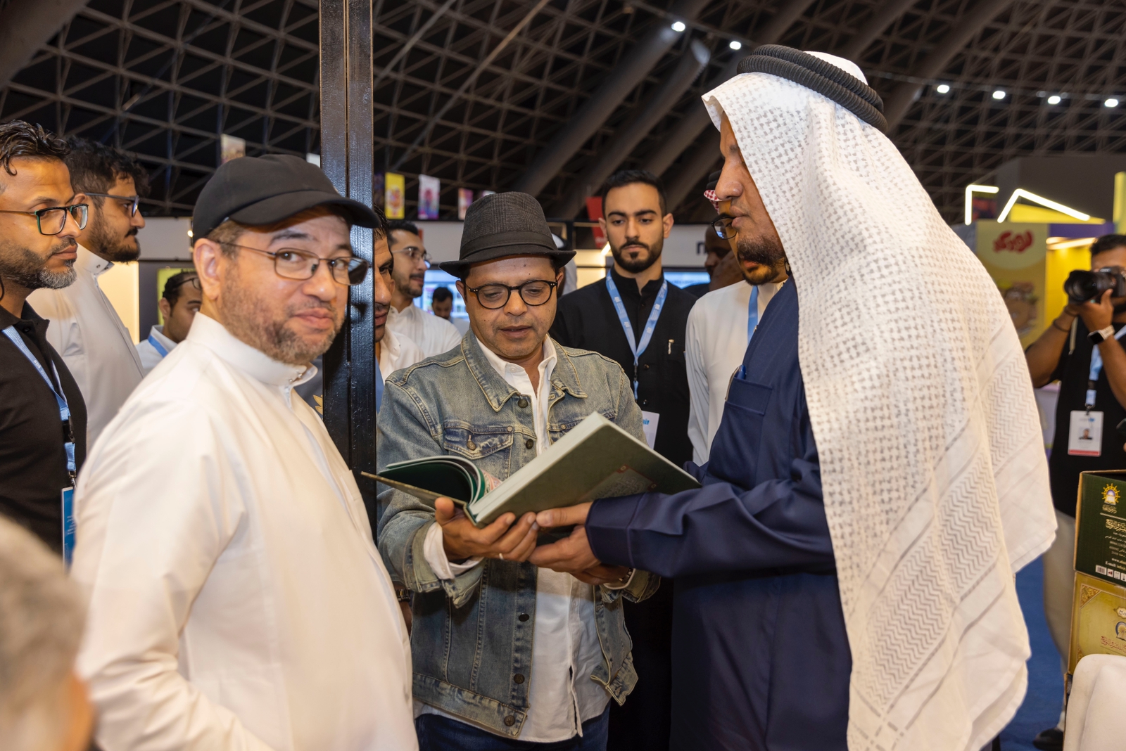 محمد هنيدى في معرض جدة للكتاب 2022