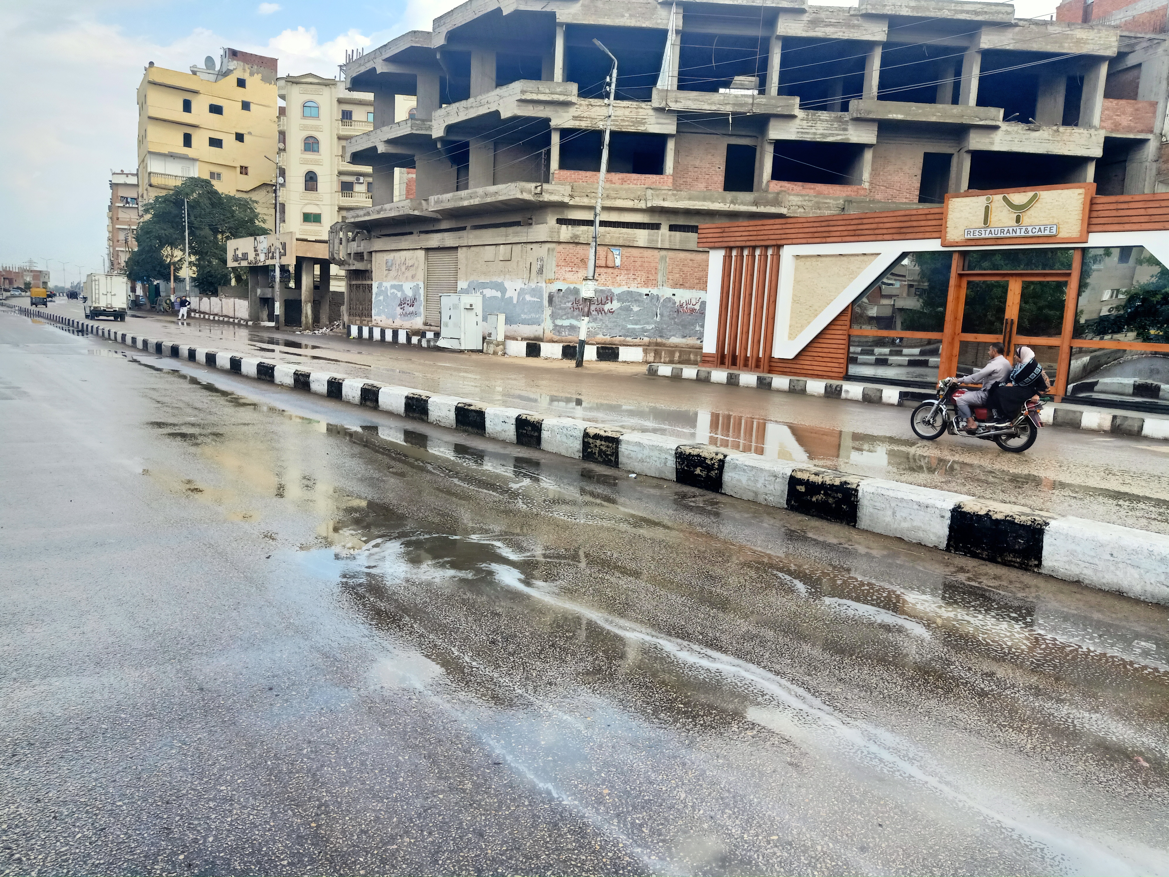 مياه الأمطار بالشوارع 