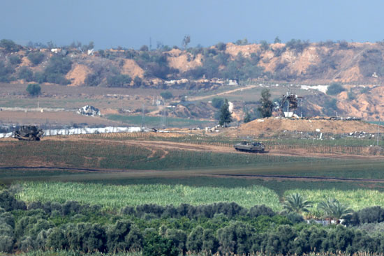 الدبابات الاسرائيليه فى شمال قطاع غزة  (1)