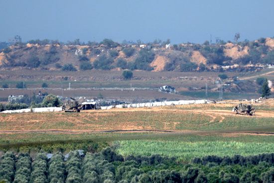الدبابات الاسرائيليه فى شمال قطاع غزة  (3)